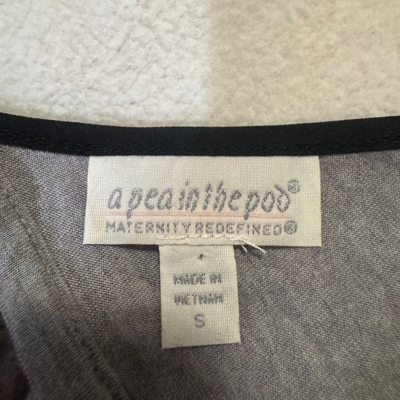 A Pea and Boo Maternity Gray Women's Top - Picture 3 of 6
